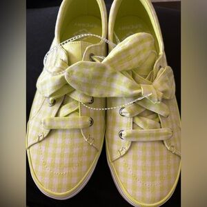 Sperry Crest Vibe Gingham Ladies Sneakers.  Light green/white  Size 11.   NWOT